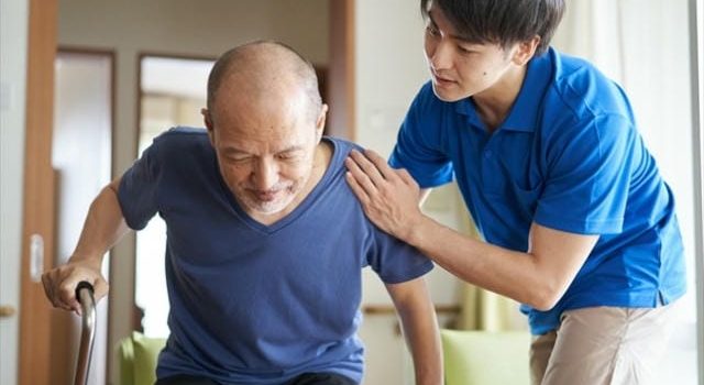 介護士が語る知られざる現場の真実と未来のキャリア戦略
